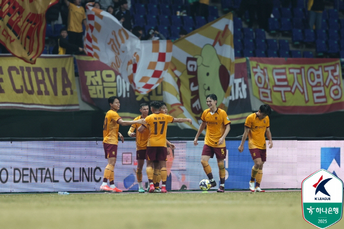'Asani bench leading in scoring'Gwangju FC'Home Last Game'China Shangh ... Asani Resmi Tinggalkan Gwangju FC, Kontrak Berakhir pada 19 Agustus 2025